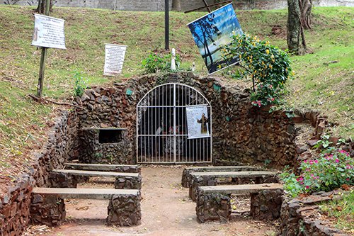 Parque São Francisco de Assis (Gruta)